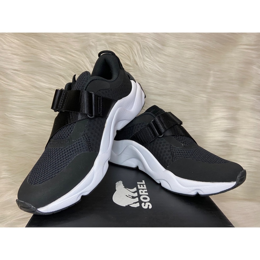 NEW SOREL Kinetic Rnegd Strap Black Sneakers Women size 7.5